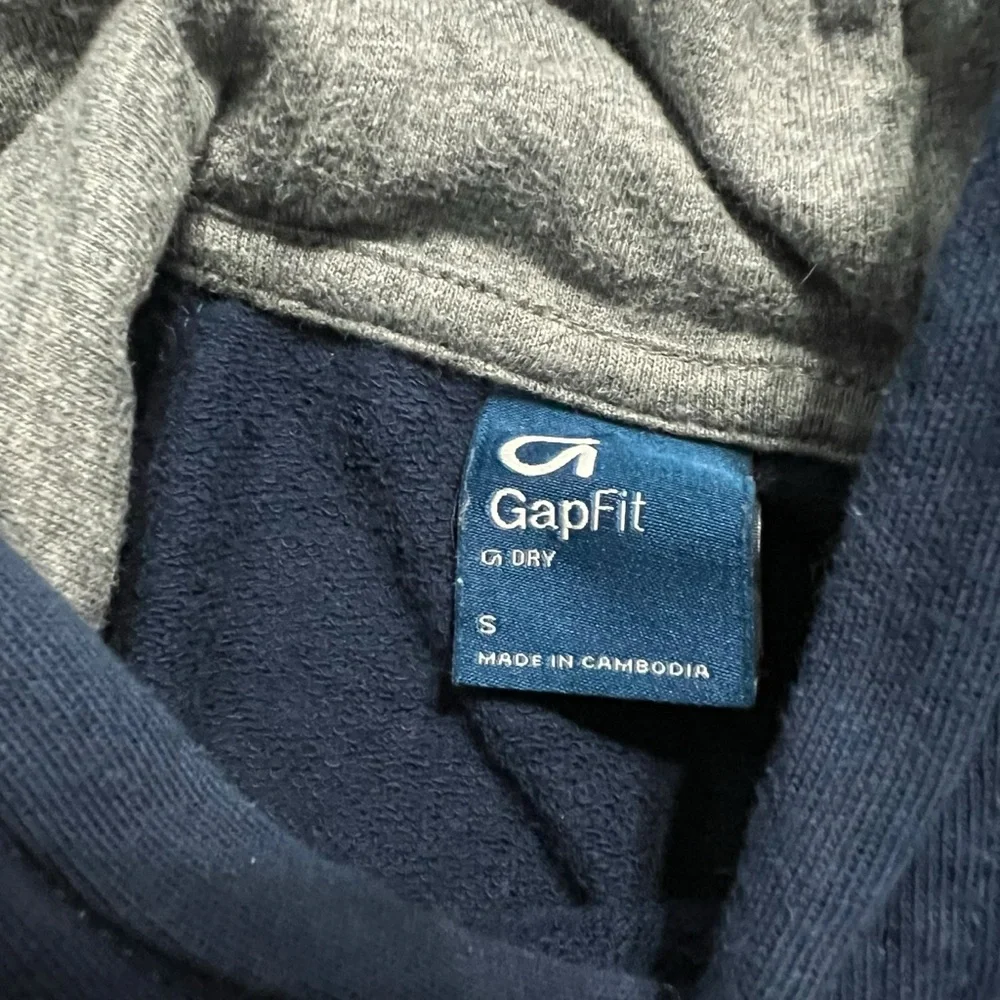 Gap Kids GapFit Sz S Navy Blue Stripe Sleeve Hoodie
